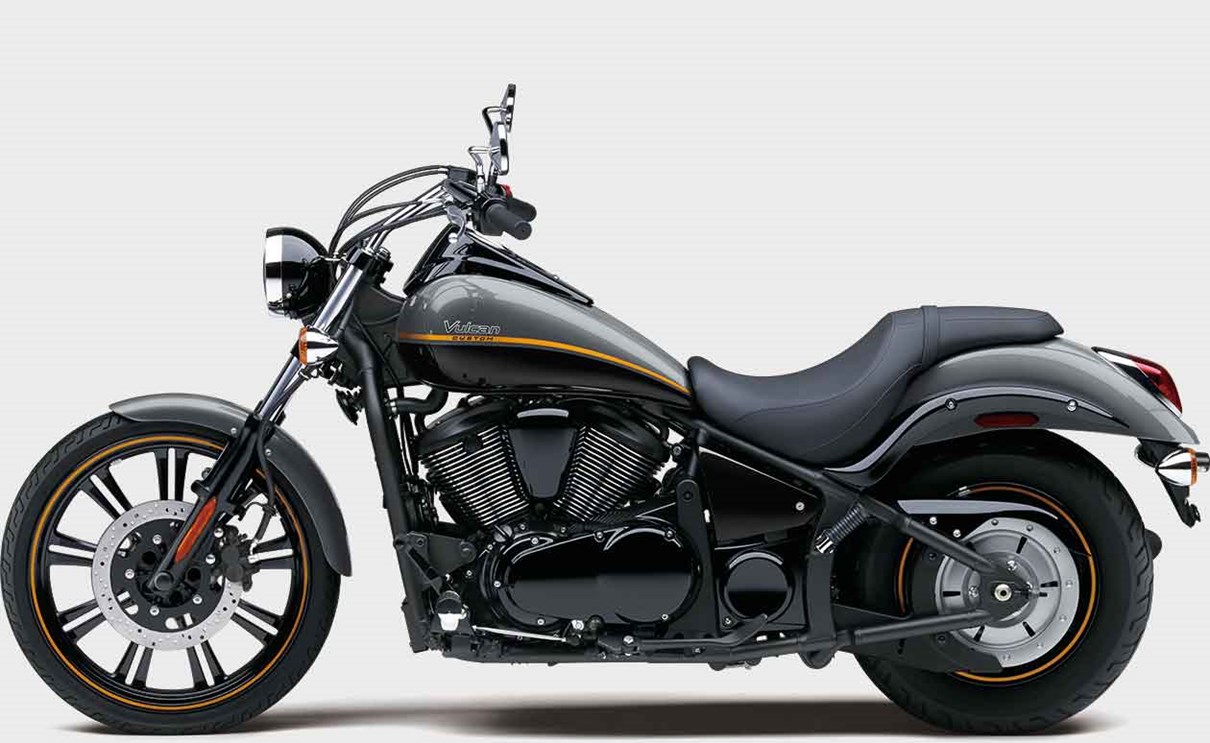 Kawasaki Vulcan 900 Cruiser Motorcycle Stylish & Powerful